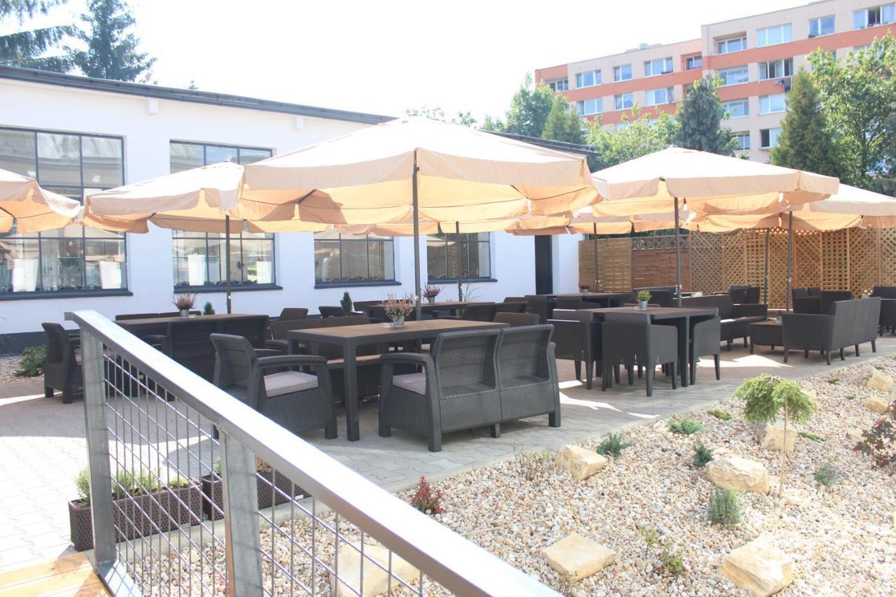 Hotel Na Vyvoji Vlašim Exteriör bild