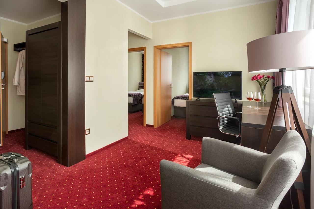 Hotel Na Vyvoji Vlašim Exteriör bild