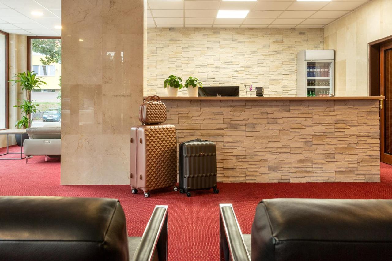 Hotel Na Vyvoji Vlašim Exteriör bild