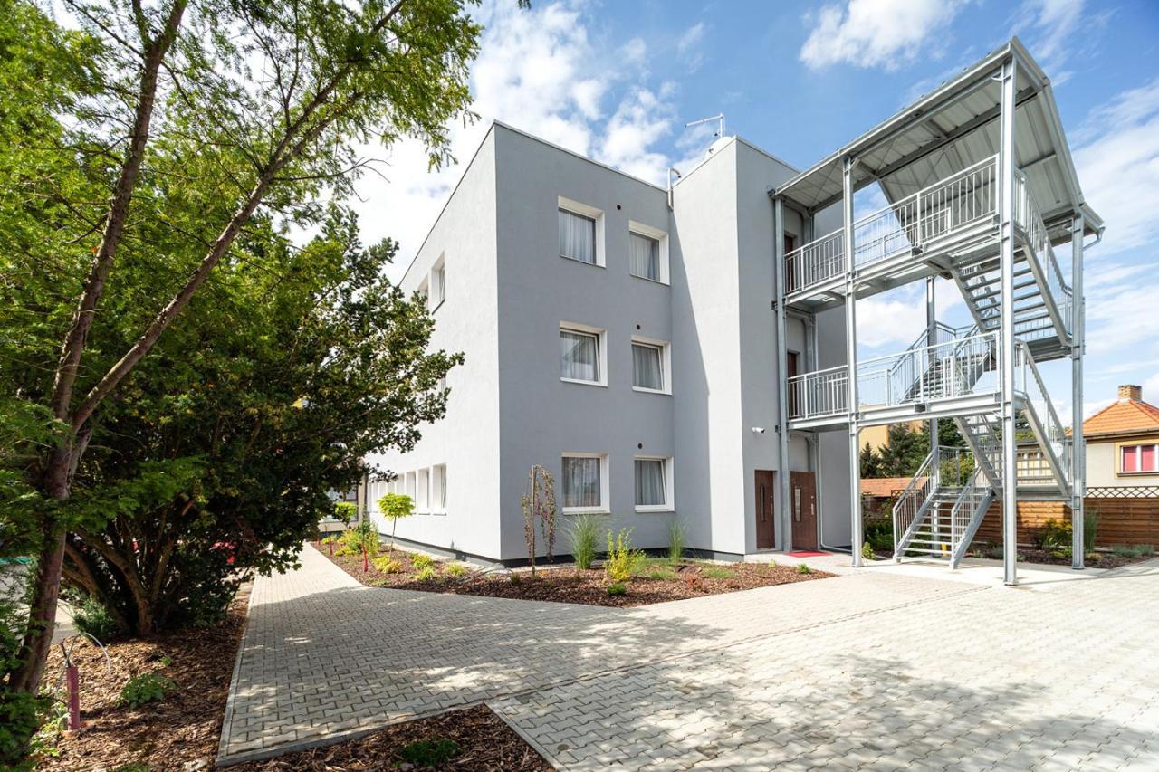 Hotel Na Vyvoji Vlašim Exteriör bild